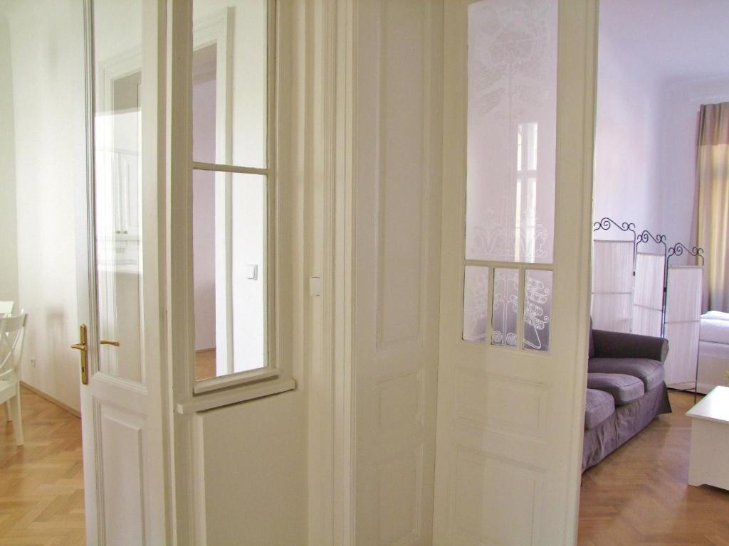 Three Room Apartment,42488206:JPEG